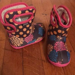 BOGS Size 4 Baby Pompon Dot Rain and Snow Shoes
